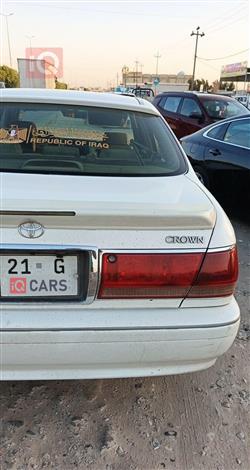 تۆیۆتا کراون